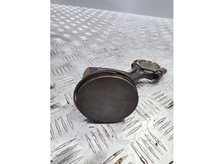 Поршень к Opel Astra, 2008г.