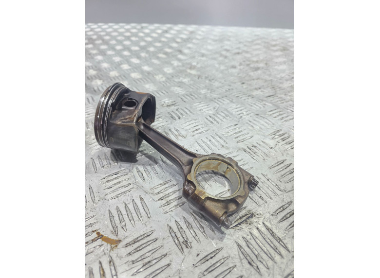 Поршень к Opel Astra, 2008г.