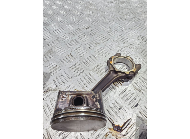 Поршень к Opel Astra, 2008г.