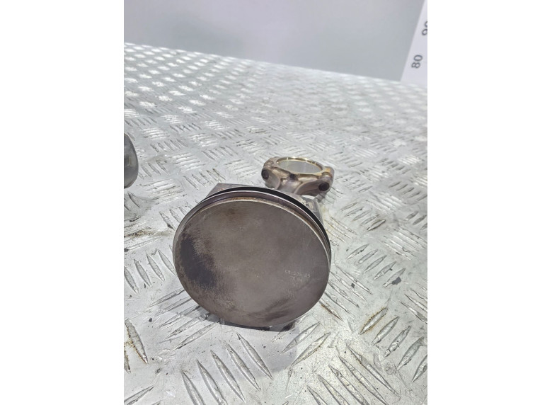 Поршень к Opel Astra, 2008г.