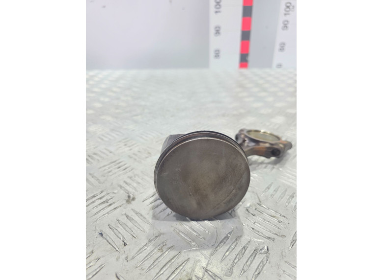 Поршень к Opel Astra, 2008г.