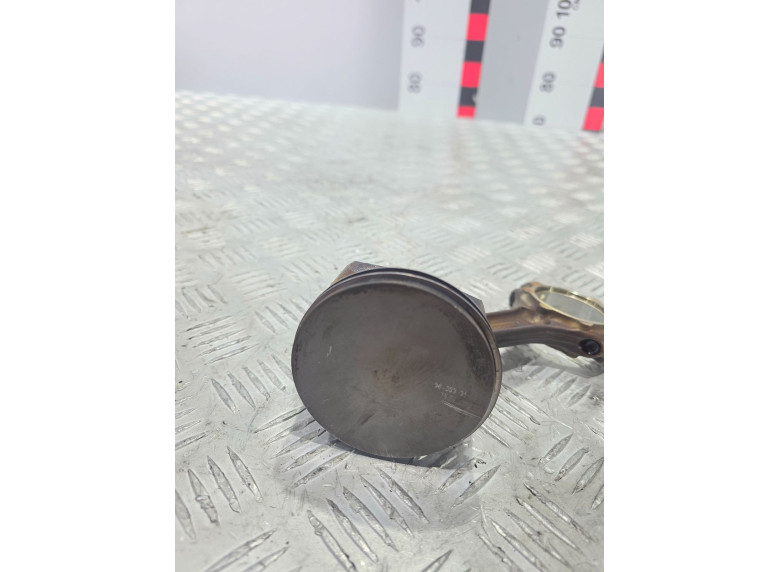 Поршень к Opel Astra, 2008г.