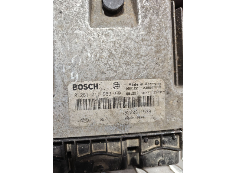 Блок управления двигателем к Renault Laguna, 2003г.