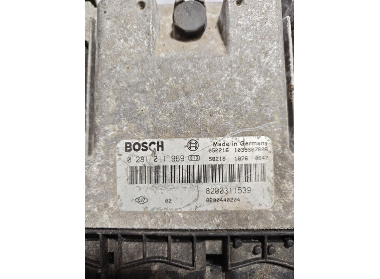 Блок управления двигателем к Renault Laguna, 2003г.