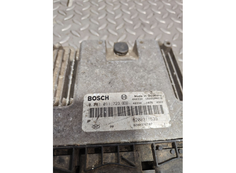 Блок управления двигателем к Renault Laguna, 2004г.