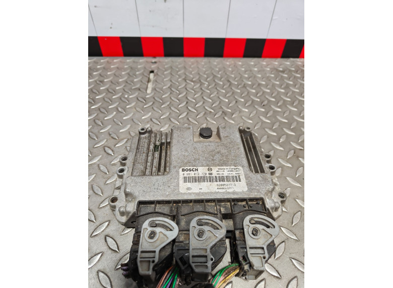 Блок управления двигателем к Renault Laguna, 2005г.