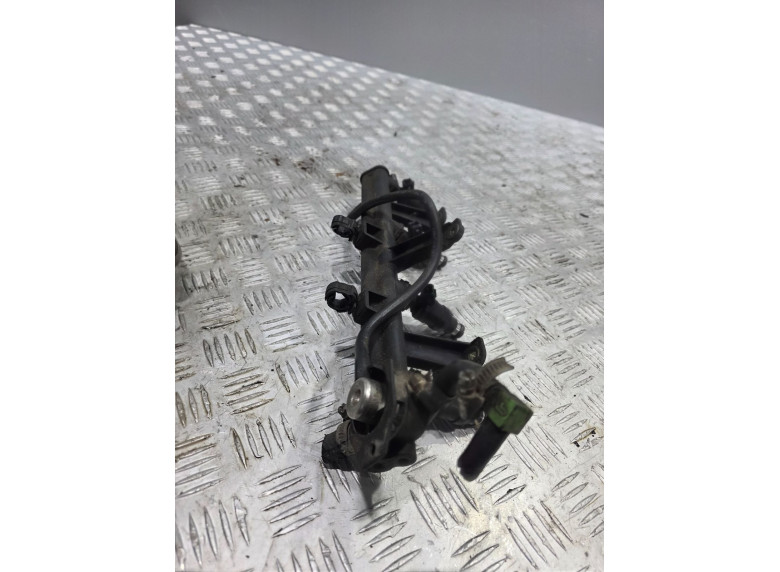 Форсунка к Peugeot 406, 2001г.