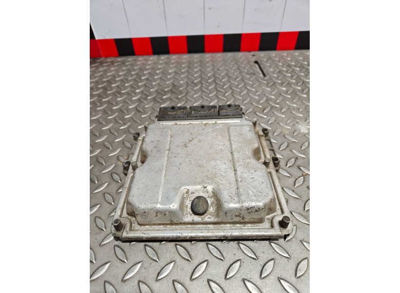 Блок управления двигателем к Renault Master, 2003г.