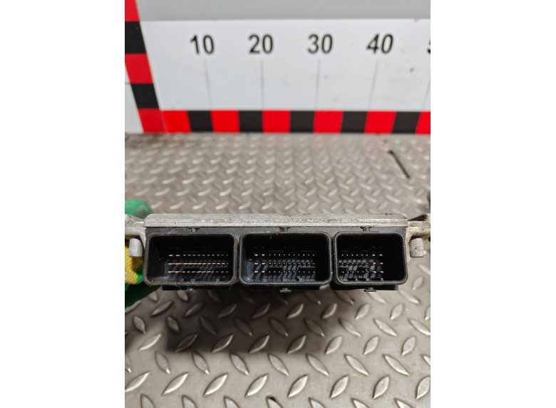 Блок управления двигателем к Renault Master, 2003г.