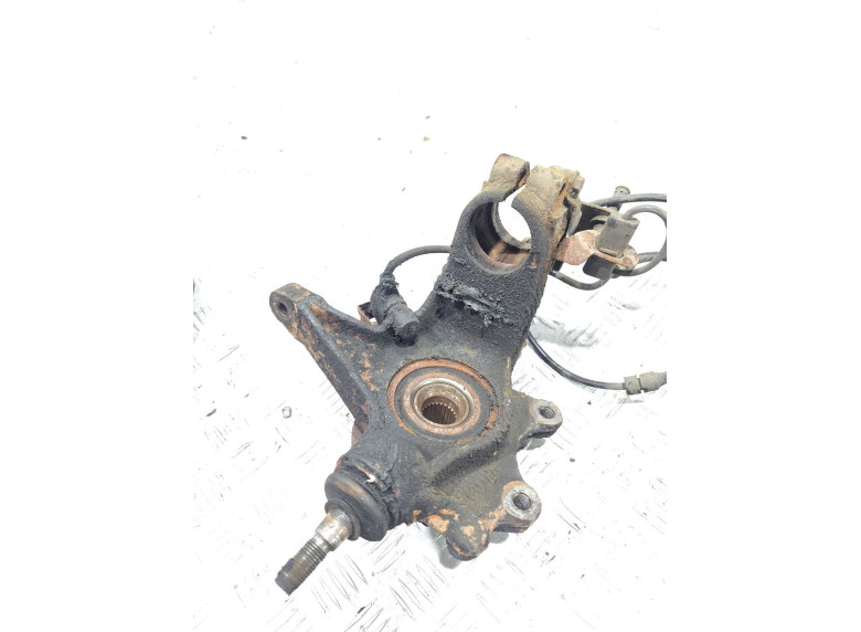 Кулак поворотный левый к Peugeot 406, 2001г.