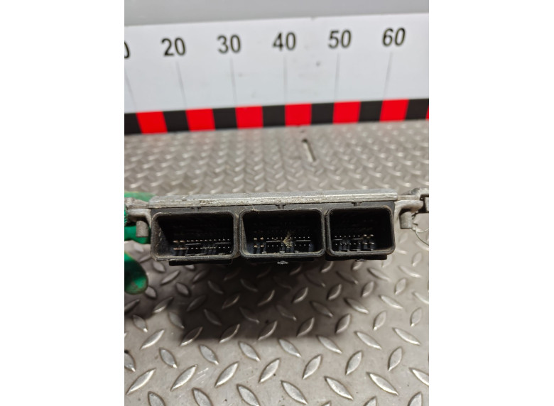 Блок управления двигателем к Renault Laguna, 2002г.