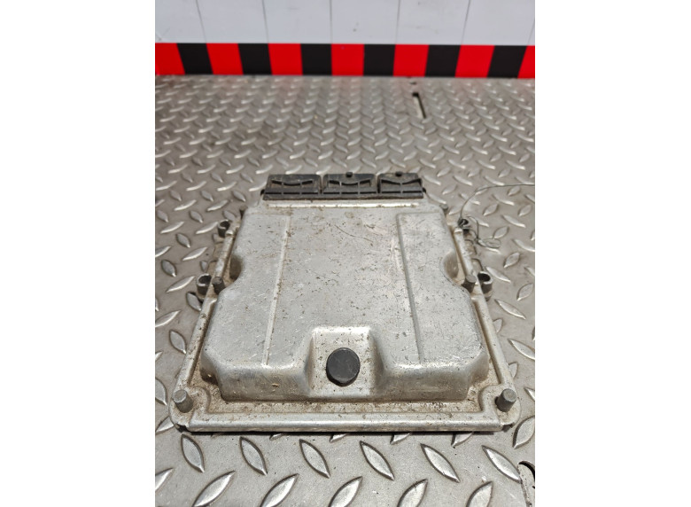 Блок управления двигателем к Renault Laguna, 2002г.