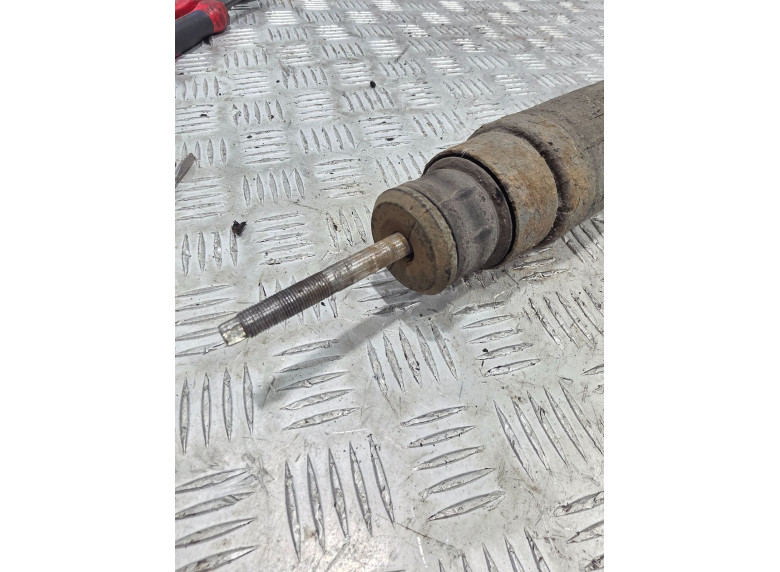 Амортизатор задний к Peugeot 406, 2001г.