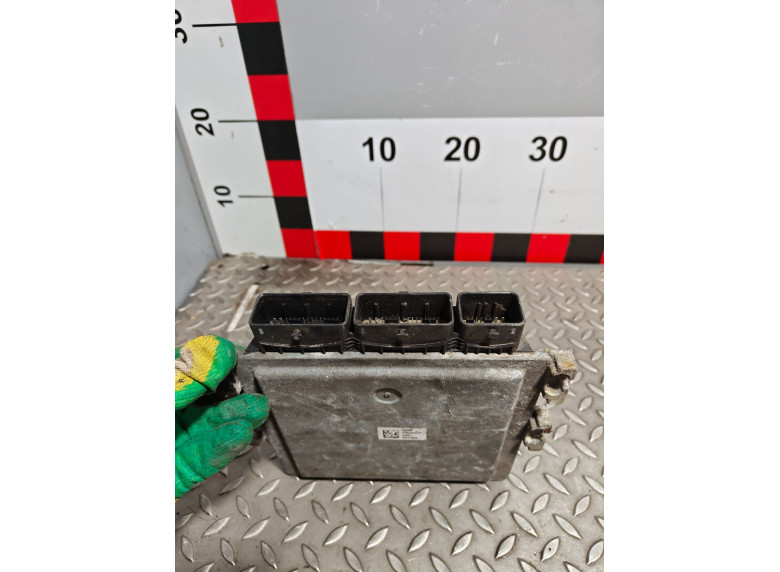 Блок управления двигателем к Renault Master, 2013г.