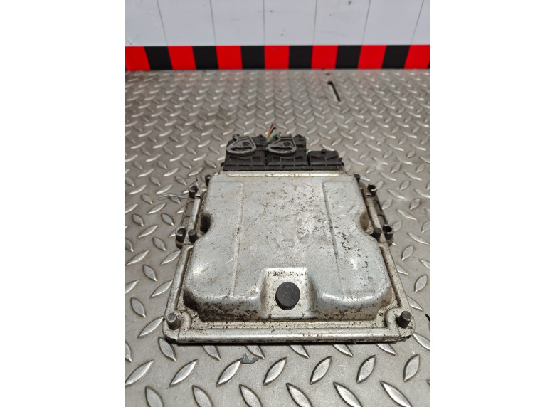 Блок управления двигателем к Renault Master, 2003г.