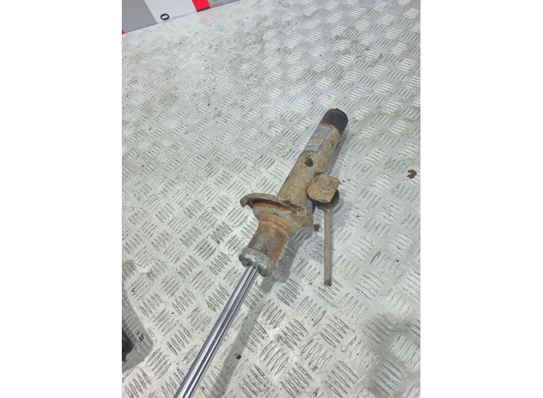 Амортизатор передний правый к Peugeot 406, 2001г.