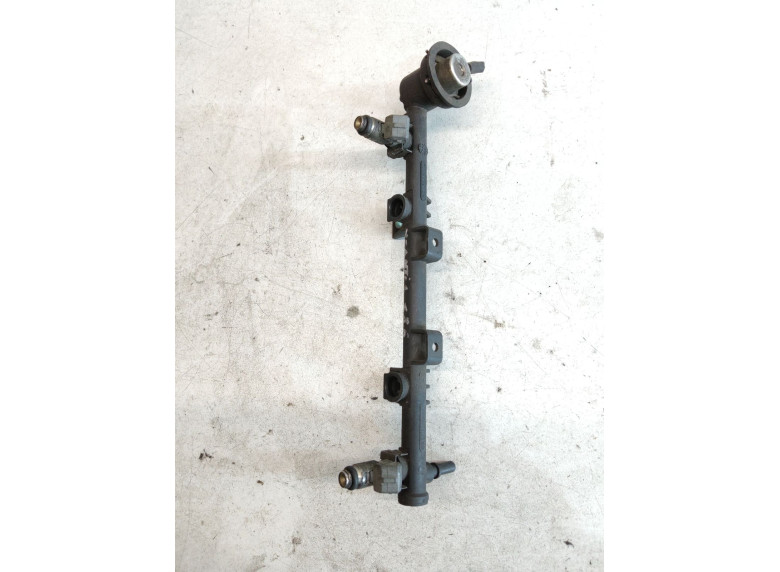 Топливная рампа к Citroen Xantia, 1999г.