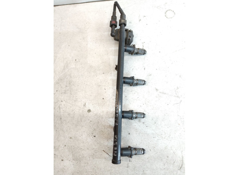 Топливная рампа к Ford Fiesta, 2004г.