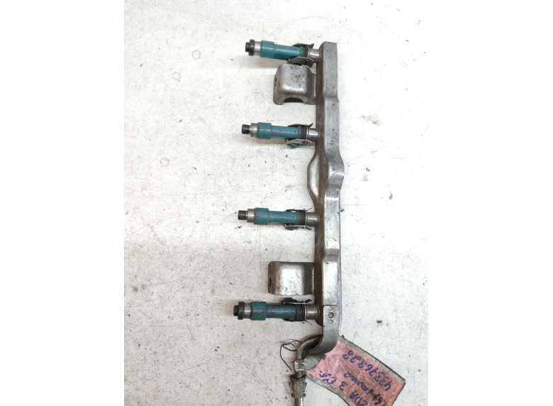 Топливная рампа к Mazda 3, 2009г.