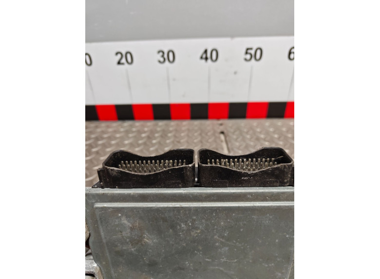 Блок управления двигателем к Dacia Sandero, 2013г.