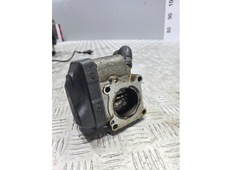 Заслонка дроссельная к Volkswagen Golf, 2000г.