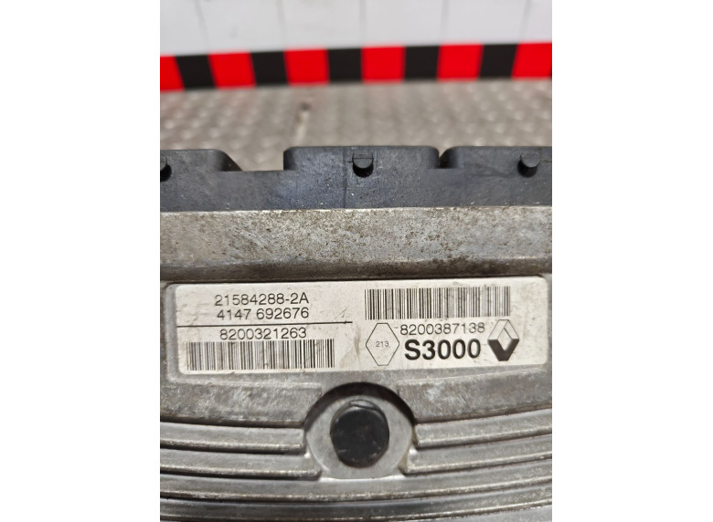 Блок управления двигателем к Renault Scenic, 2004г.