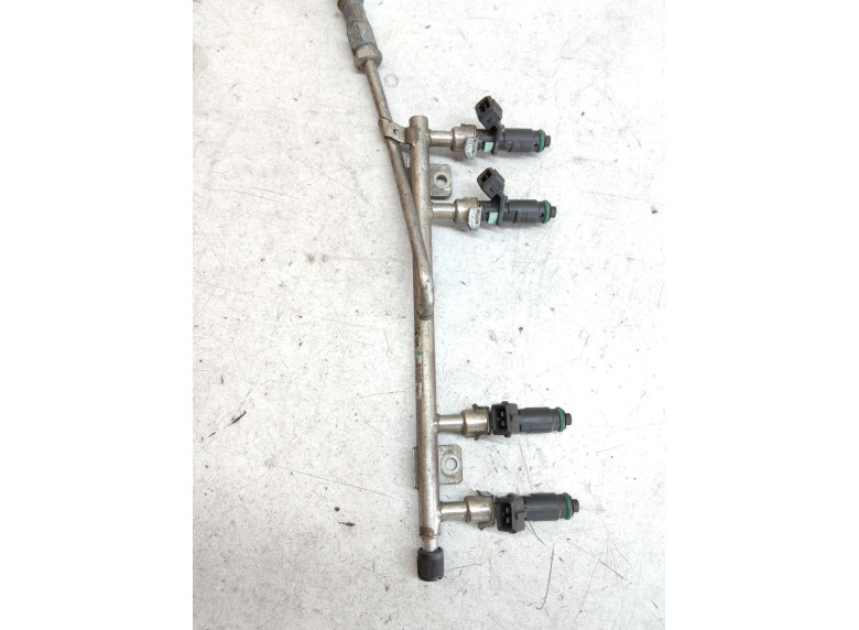 Топливная рампа к Lada Granta, 2018г.