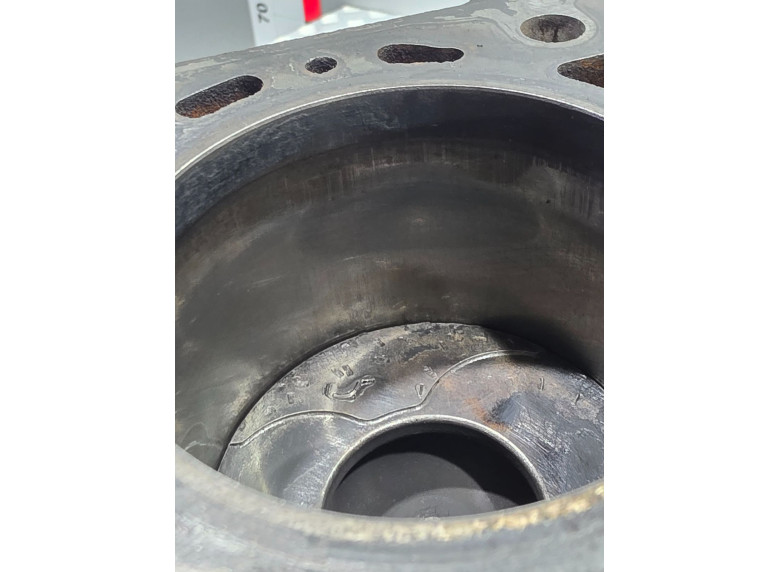 Блок цилиндров к Renault Laguna, 2002г.