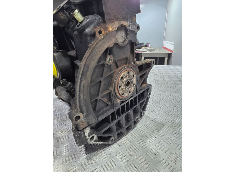 Блок цилиндров к Renault Laguna, 2002г.