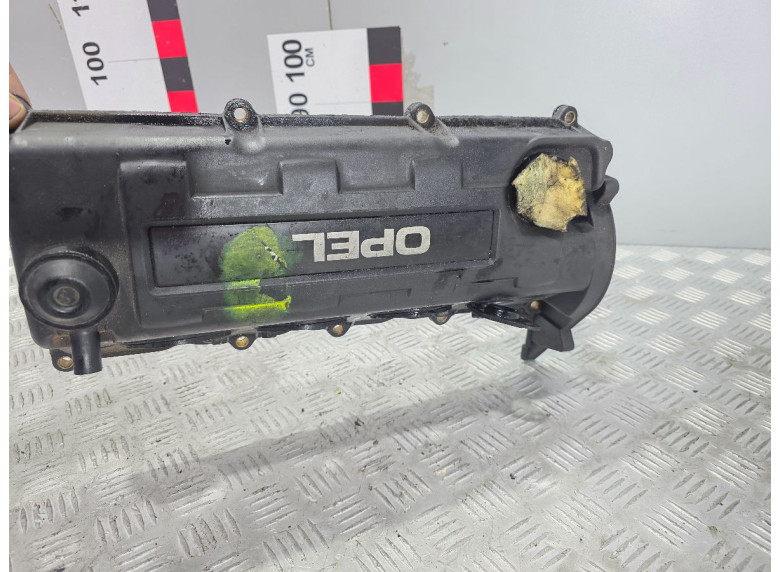 Клапанная крышка к Opel Astra, 2001г.