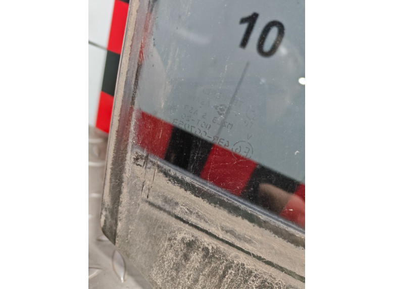 Стекло двери задней правой к Daihatsu Terios, 2007г.