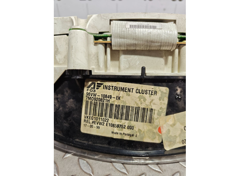 Щиток приборов (приборная панель) к Volkswagen Sharan, 1999г.