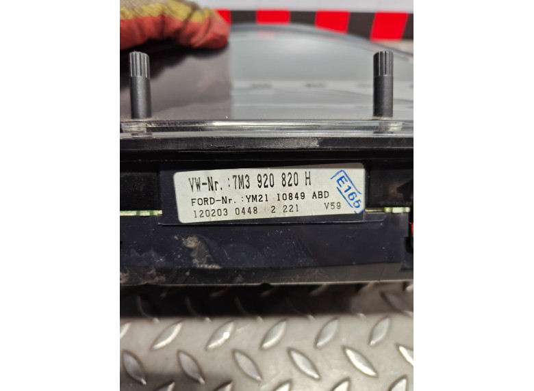 Щиток приборов (приборная панель) к Volkswagen Sharan, 2003г.