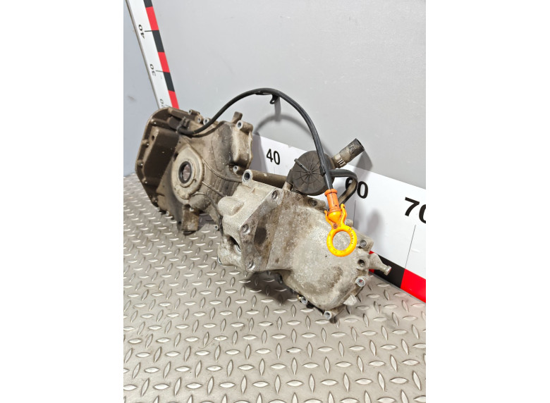 Крышка двигателя передняя к Volkswagen Polo, 2005г.