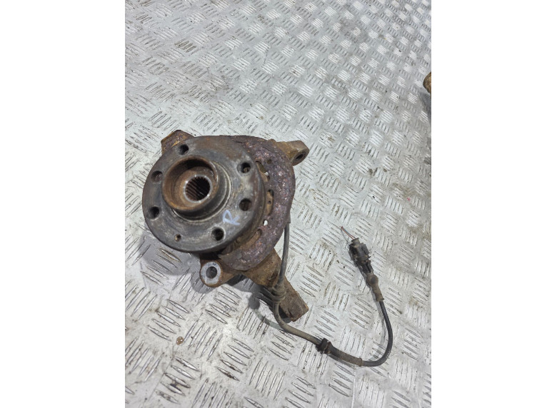 Кулак поворотный правый к Opel Corsa, 2003г.