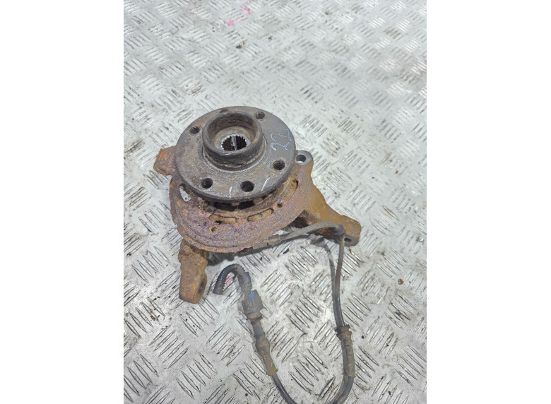 Кулак поворотный левый к Opel Corsa, 2003г.