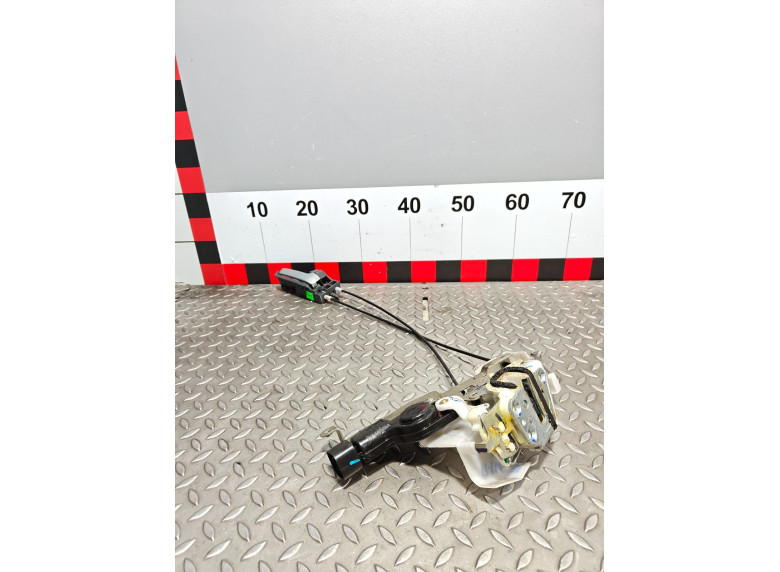 Замок двери передней правой к Suzuki Alto, 2010г.