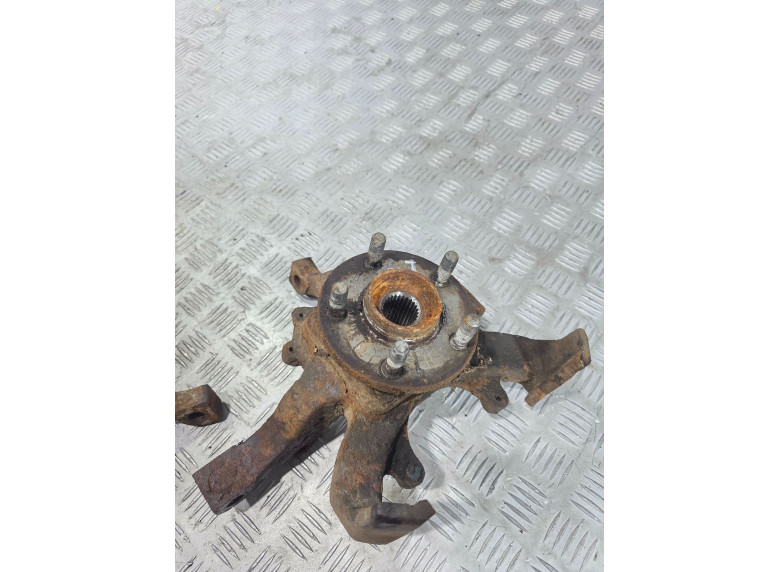 Кулак поворотный левый к Chrysler Voyager, 1998г.