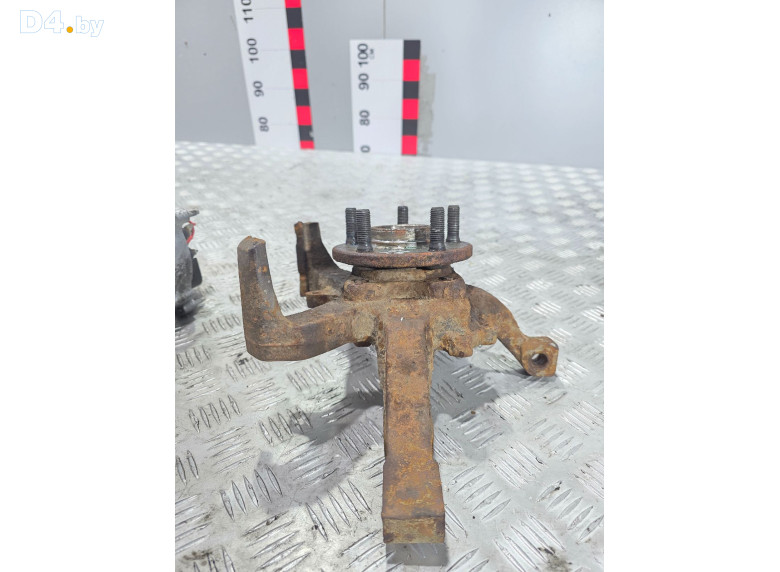 Кулак поворотный правый к Chrysler Voyager 1998 г.