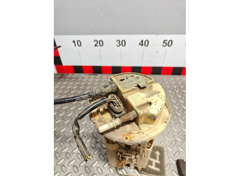 Насос топливный к Peugeot 406, 1999г.