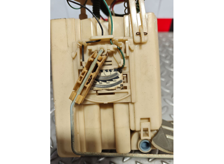 Насос топливный к Peugeot 406, 1999г.