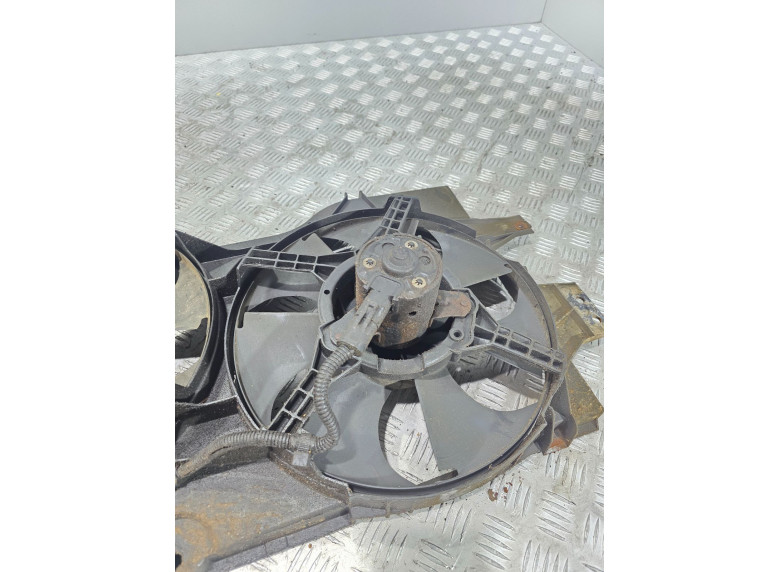 Вентилятор радиатора к Chrysler Voyager, 1998г.