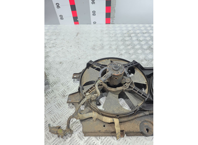 Вентилятор радиатора к Chrysler Voyager, 1998г.