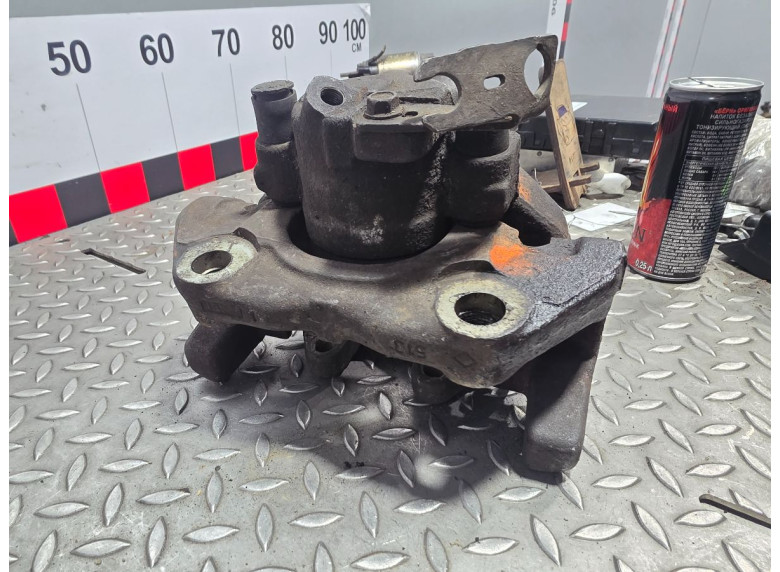 Суппорт передний правый к Volkswagen Sharan, 2002г.