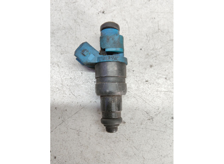 Форсунка к Audi A4, 1998г.