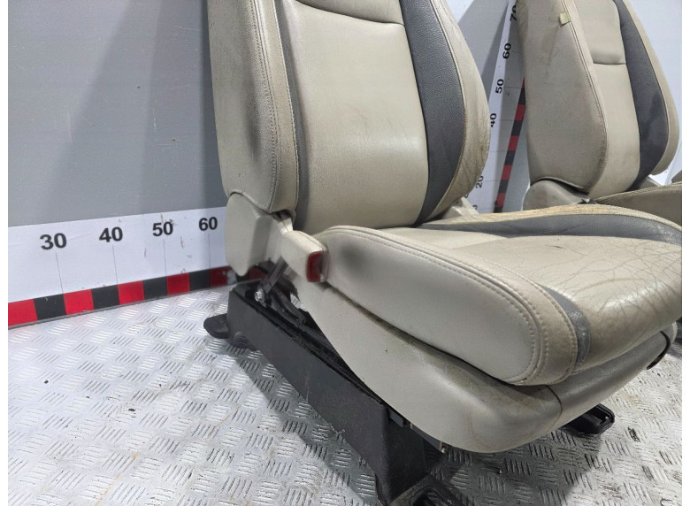 Сиденье переднее левое к Mazda CX9, 2007г.