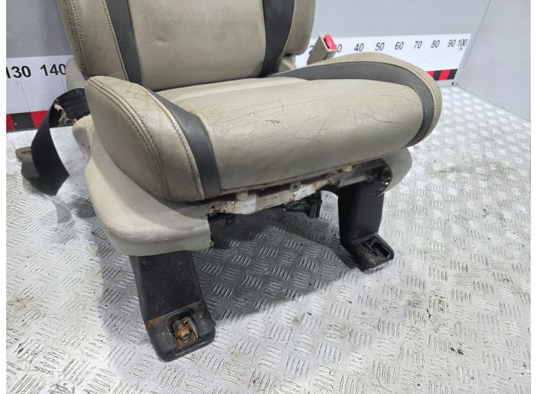 Сиденье переднее правое к Mazda CX9, 2007г.