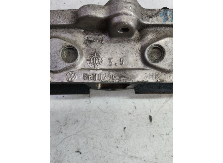 Топливная рампа к Volkswagen Golf, 2006г.