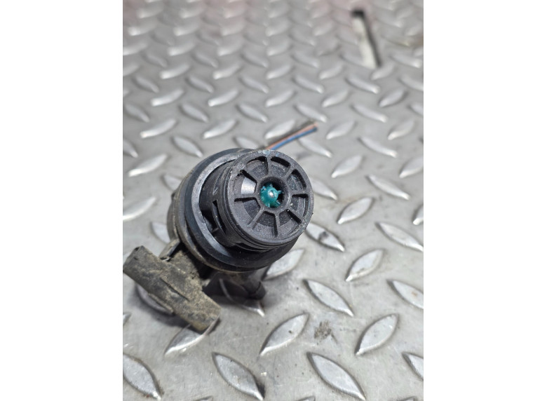 Насос (моторчик) омывателя стекла к Mazda CX9, 2007г.