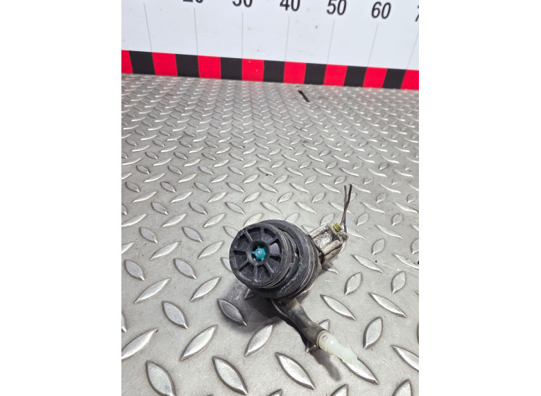 Насос (моторчик) омывателя стекла к Mazda CX9, 2007г.